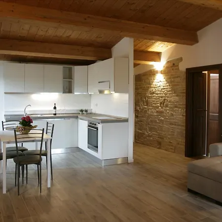 Maison Rosina Con Ampia Vista In Borgo Del 1400 *